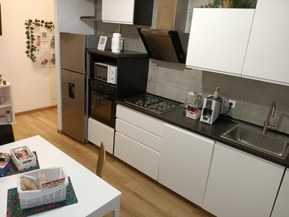 B&B Fiera Station Rooms ボローニャ エクステリア 写真