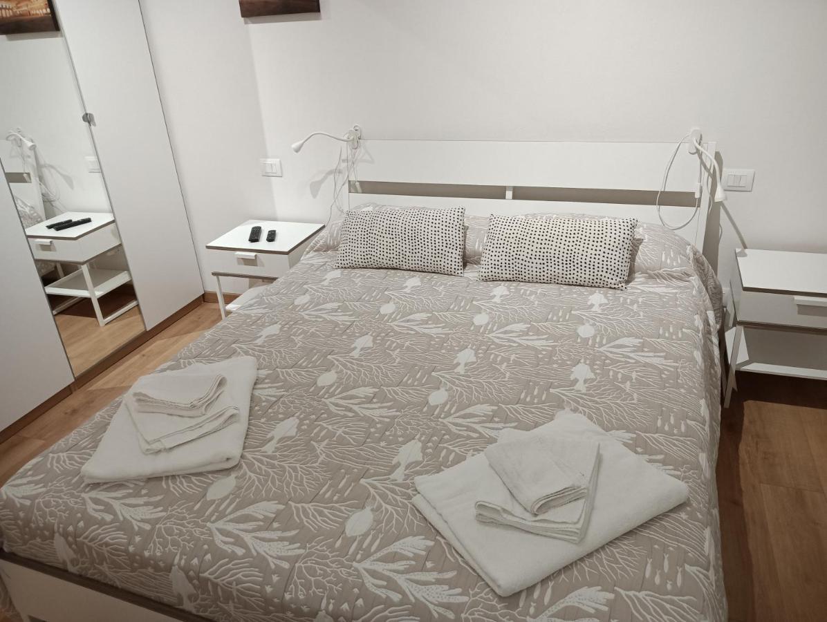 B&B Fiera Station Rooms ボローニャ エクステリア 写真