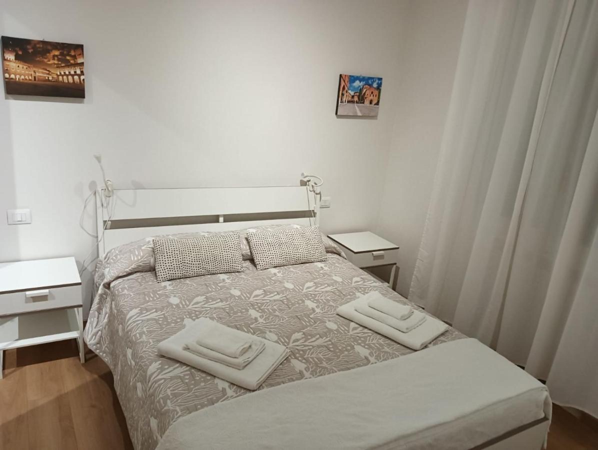 B&B Fiera Station Rooms ボローニャ エクステリア 写真